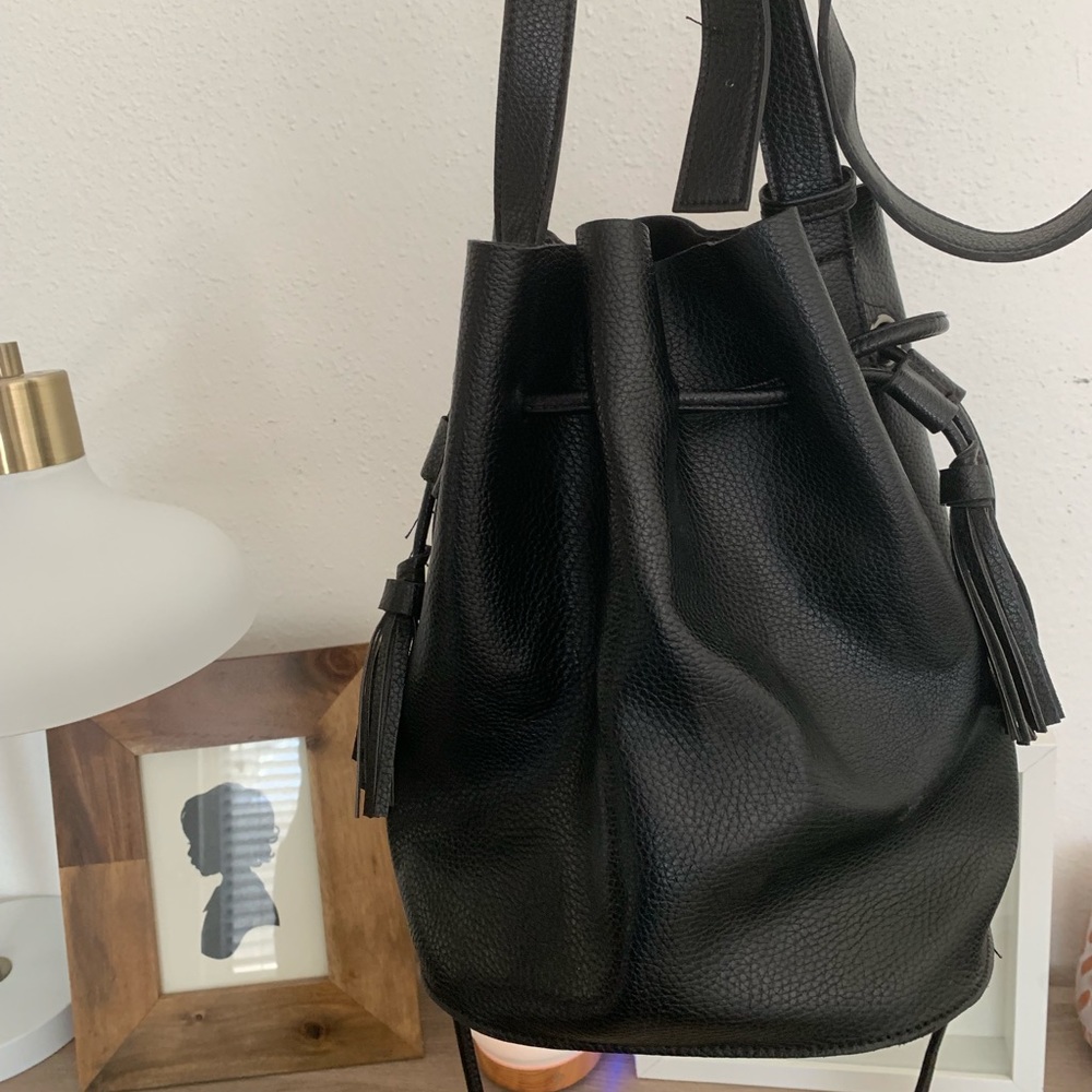 Black bucket bag